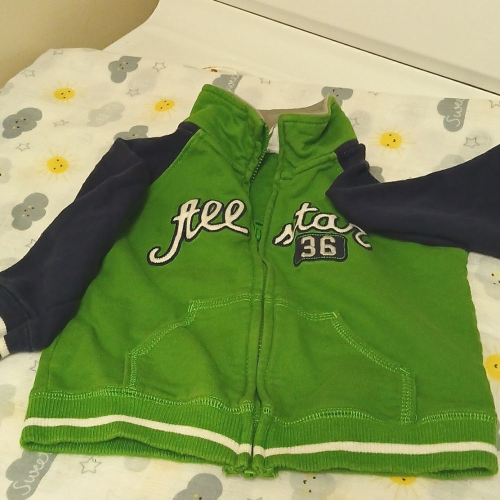 Carter's Boys Long Sleeved Zip Up Jacket.  Size 12M All Star
